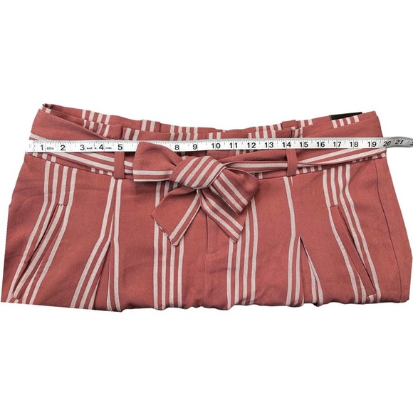 NWT Torrid 4.5in  Stretch Crepe Mid to High-Rise Tie-Front Short Women’s Size 14 - Picture 8 of 13